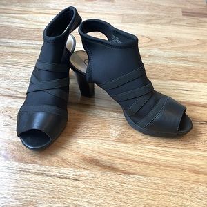 Bella Vita Quality Man Made Fabric Booties, Stretch, Black